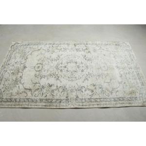 Tapis turc vintage 3,8x6,46 pi (117x197 cm), tapis gris et blanc à pois - Product Image 3
