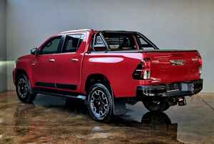 Toyota Hilux 2.8 GD-6 RB LEGEND 50 Cab RHD 2020 Usada en Buen Estado - Product Image 2