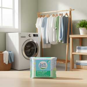 Feuilles de lessive solides Earth Breeze au parfum frais, 30 dosettes avec technologie sans liquide pour 60 lavages de vêtements - Product Image 2