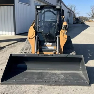 Boîtier robuste SR210B Skid Steer en stock maintenant parfait pour les entrepreneurs qui ont besoin de performances et de fiabilité sans compromis - Product Image 1