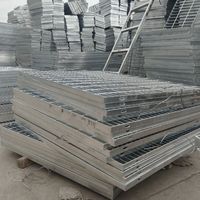Grille en acier à barres verrouillées par pression pour couvertures de canalisations, passages piétons, allées d'entrepôt, sols de garage de stationnement