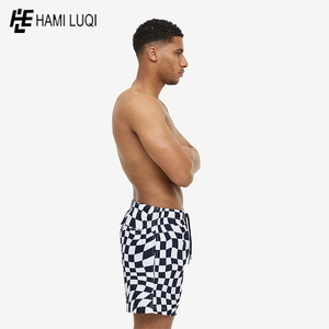 Pantalones cortos deportivos para hombre en blanco personalizados al por mayor, pantalones cortos deportivos de alta calidad con logotipo personalizado impreso, pantalones cortos de playa de la mejor calidad - Product Image 4