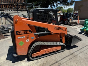 2019 Gehl RT105 Gasoline-Powered Compact <b>Track</b> Loader with Low Fuel Consumption Hydraulic <b>Pump</b> & Gear Components - Product Image 6