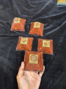 Pirámide de Orgón de Jaspe Rojo Natural, Generador de Energía de Cristal, Escultura Hecha a Mano con Bobina de Cobre, Reiki, Meditación, Sanación de Chakras, Feng Shui - Product Image 3