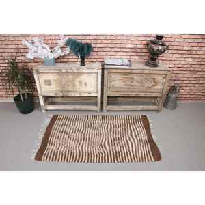 Alfombra Turca Vintage, Alfombra Pequeña de 2.5x4 pies, Alfombra de Lana Ikat Marrón y Blanca - Product Image 2