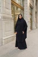 Abaya de Dubaï noire de luxe avec de belles perles de travail et Hijab assorti Nouvelles collections pour l'Aïd Matériel de meilleure qualité