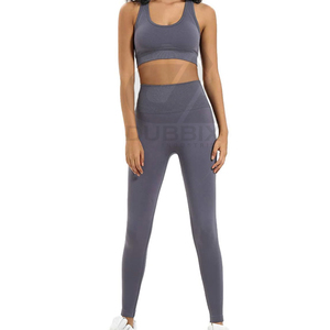 Ensemble de yoga pour femmes grandes tailles, très tendance, couleur unie, collection 2025, haute qualité, respirant, écologique, vente en gros - Product Image 1