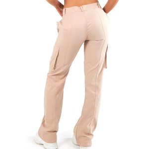 Pantalones Cargo elegantes y cómodos para mujer en MOQ bajo, ropa deportiva informal, pantalones Cargo acampanados con bolsillo para mujer a la venta - Product Image 2