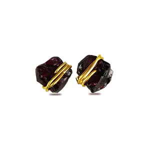 Anting Giwang Garnet Alami Mentah Kawat Batu Kelahiran Kasar Alami Dibungkus Emas Vermeil 925 Sterling Silver Stud Earring Batu Studs