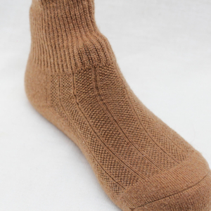 Chaussettes en laine pour l'hiver Chaussettes en laine de Mongolie de qualité supérieure pour hommes, chaudes et douces, durables, marron camel - Product Image 2