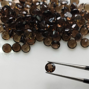 Cuarzo Ahumado Natural de 5.5MM, Corte Brillante Redondo, Gema Suelta de la Mejor Calidad para la Fabricación de Joyas - Product Image 1