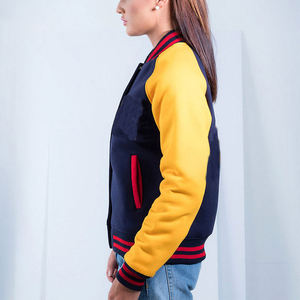 Chaqueta Estilo Universitaria Azul Marino y Amarilla para Mujer, Mangas Raglán, Ribete Acanalado a Rayas, Ropa Urbana de Moda - Product Image 3