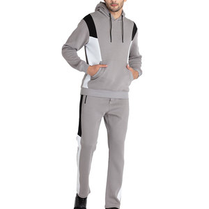 Survêtement pour homme performant avec tissu léger et doux et design respirant pour les activités de plein air - Product Image 1