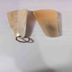 Cuchara calzador para botas y zapatos al por mayor hecha de cuerno natural procedente de la India - Product Image 2