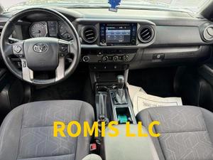 Toyota Tacoma TRD Sport V6 3.5L Automática Usada de 2016, Camioneta de 5 Plazas, Color Gris Oscuro - Product Image 4