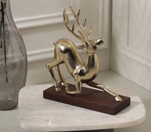 Objet de table renne antique or raffiné Décoration festive élégante Idéal pour le salon Installation de Noël ou présentation de cadeaux - Product Image 1