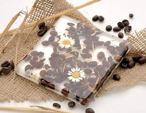 Posavasos de resina transparente con partículas brillantes para una Decoración de mesa glamurosa en interiores modernos y de lujo - Product Image 2