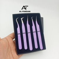 Pince à cils violette en acier inoxydable avec pointe en fibre de volume de logo personnalisé et boîtes à cartes