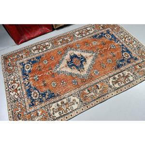 Alfombra Turca Vintage de 4.1x6.5 pies, Alfombra de Área, Alfombra Marroquí de Lana Naranja y Azul - Product Image 1
