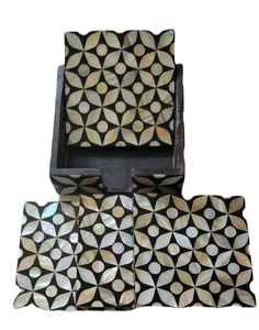 Ensemble de sous-verres carrés en incrustation de nacre fabriqués à la main élégant pour la maison et la salle à manger - Product Image 1