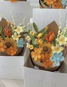 Ramo de Flores de Ganchillo Hecho a Mano, Diseño Terminado para Bodas y Navidad, para Novias y Día de San Valentín, Incluye Embalaje - Product Image 2