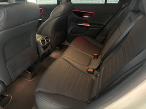 Mercedes-Benz GLC 300 4MATIC 2024 d'occasion en parfait état - Product Image 2