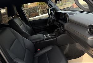 Nuevo/USADO TOYOTA LAND CRUISER 3.0L DIÉSEL COLOR NEGRO TRANSMISIÓN AUTOMÁTICA SUV - Product Image 4