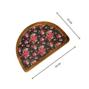 World Craft Impex's Premium Quality Moon Shape Bandeja de madera para servir Platos y platos de plato de madera para servir - Product Image 6