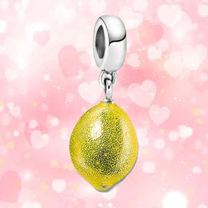 สร้อยคอชาร์มสีเหลืองส้มสไตล์น่ารัก พร้อมจี้รูปส้มและเงิน - Product Image 1