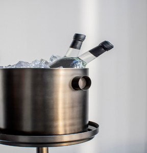 ถังเงินขนาดกะทัดรัดพร้อมหูจับที่แข็งแรงและที่คีบอาหารที่เข้าชุดกันสำหรับการเสิร์ฟบนโต๊ะอาหาร มีจำหน่ายในราคาขายส่ง - Product Image 3