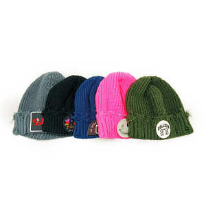 Gorro de Punto Cálido y Suave Unisex con Diseño de Personajes de Dibujos Animados, Camuflaje de Frutas, Técnica de Bordado 3D, Popular - Product Image 2