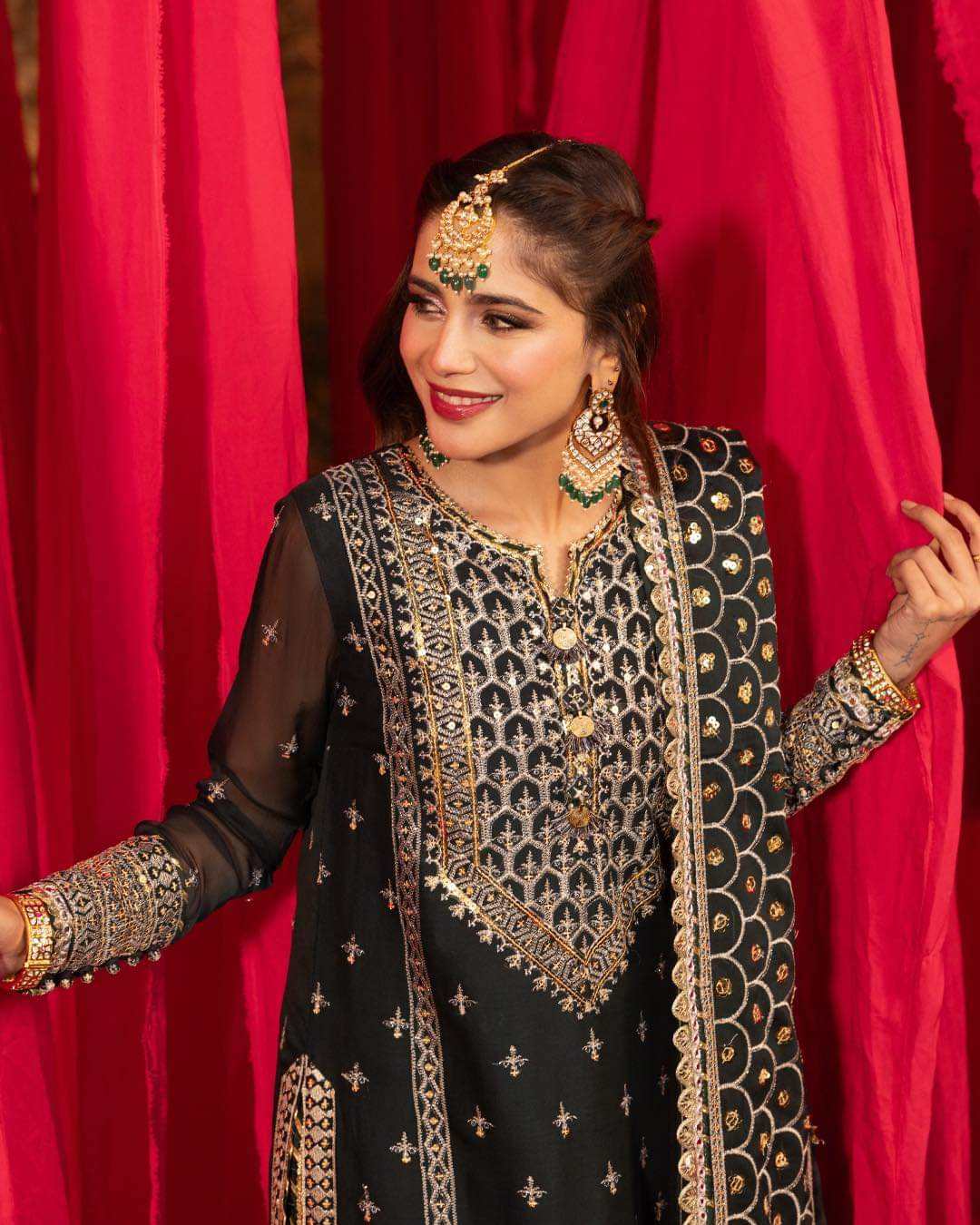 Salwar Kameez Designs for Women - Elegant Party Wear, image size:1080x1350