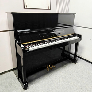 Piano Acústico Vertical Usado KAWAI KU1B Negro de Grado Profesional Japonés con Estilo Mecánico para Exportación al por Mayor - Product Image 1