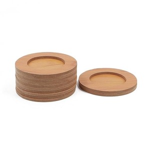 Sous-verres en noyer faits à la main Antique rond manguier bois sous-verres Design artistique porte-boissons ensemble pour tasses à café à un prix abordable - Product Image 2
