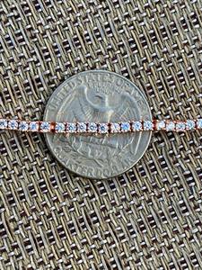 Brazalete de Tenis Moderno y Elegante con Diamantes de Moissanita Redondos, Chapado en Oro Rosa sobre Plata 925, Joyería Fina de Lujo - Product Image 4