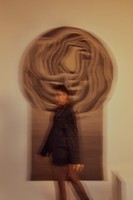 Tapis de luxe abstrait à motif tourbillonnant en laine de Nouvelle-Zélande, tufté à la main, à poils longs, moderne, doux, avec envers en latex, anti-taches, anti-chute de poils, épais