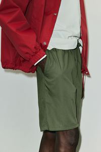 กางเกงขาสั้นผ้าฝ้าย100% ลำลองสำหรับผู้ชายกางเกงขาสั้นสีเขียวแบบยืดได้มีเชือกผูกเอวกระเป๋าข้างแนวทแยงมีซิปแบบปกติ - Product Image 5