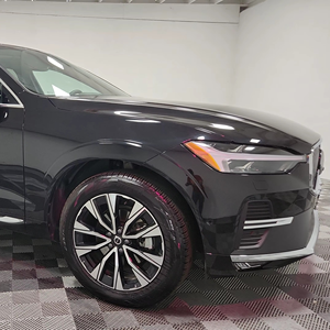 Volvo XC60 B5 Plus 2023 con Tema Oscuro, Autonomía de 601-700 km y Potencia de Motor de 200-250 kW - Product Image 1