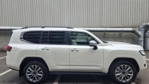 Toyota Land Cruiser VX 4X4 2025, 3,3L bi-turbo, boîte automatique 10 vitesses, 302 ch - Product Image 5