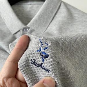 Vente en gros du nouveau polo d'été décontracté à manches courtes pour hommes T-shirt polo de taille européenne à revers respirant et à la mode - Product Image 1