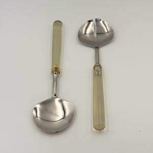 Ensemble de 2 serveurs à salade en métal argenté de nouvelle conception avec poignée en résine transparente pour table à manger, ensembles de serveurs à salade par R B Overseas - Product Image 6