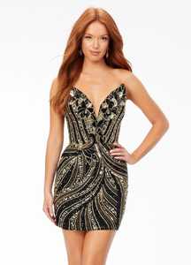 Mini robe moulante courte pour femmes à la mode et de luxe pour la soirée et les sorties en soirée - Product Image 5