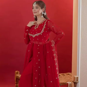 Robe longue rouge spéciale festival avec dupatta en sequins de créateur - Product Image 1