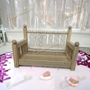 Diseño moderno alto elegante blanco madera nueva moda Silla de salón trasera fotografía posando silla de madera para niños recién nacidos - Product Image 1