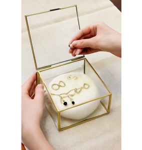 กล่องเครื่องประดับแก้วสีทองคุณภาพสูงประกอบไปด้วยเครื่องแก้วไร้ที่ติเพื่อความสวยงามและคุณค่าในการใช้งาน - Product Image 2