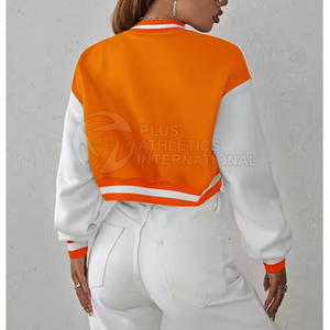 เสื้อครอปท็อปแจ็คเก็ตเลตเตอร์แมนลำลองสำหรับผู้หญิง คุณภาพพรีเมียม ราคาขายส่ง ผลิตในปากีสถาน - Product Image 4