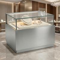 Vitrine de présentation portable de luxe moderne en acier inoxydable sur mesure pour musées, boutiques et halls – Présentoirs à colliers