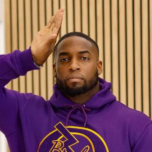 Felpa in ciniglia viola Bruhz personalizzata Omega confraternita stile di vita greco abbigliamento in pile pesante abbigliamento Casual - Product Image 3