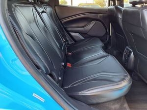 Dernière <span class=keywords><strong>Mustang</strong></span> <span class=keywords><strong>Mach</strong></span>-<span class=keywords><strong>E</strong></span> Premium électrique bleue 2025 <span class=keywords><strong>Ford</strong></span>, voiture d'occasion, intérieur foncé, sièges en cuir, SUV, toit ouvrant, camionnette, avec les meilleures options - Product Image 4