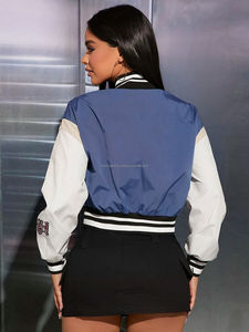 Blouson Bomber Universitaire Personnalisé de Haute Qualité pour Femme, Doublure en Laine, Col Montant, Derniers Modèles, Longue Veste d'Extérieur Style Letterman - Product Image 3